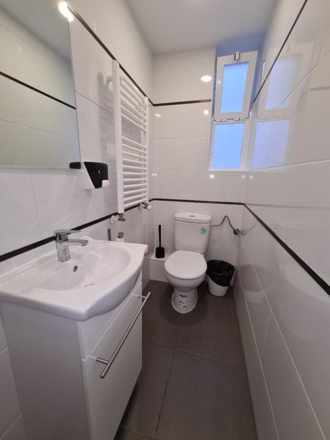 M-A Rooms Star Hostal Madrid Bagian luar foto