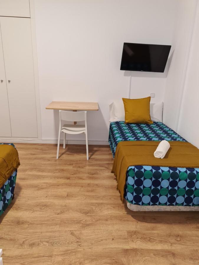 M-A Rooms Star Hostal Madrid Bagian luar foto